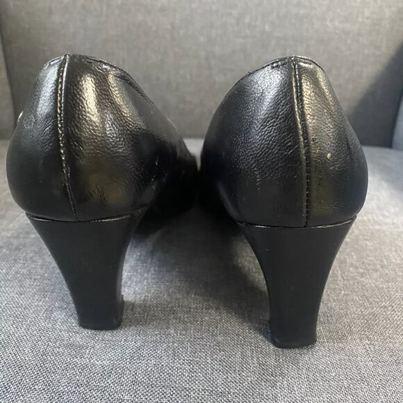 Etienne Aigner Deanna Classic Black Leather Heels Size 7M - Picture 4 of 7